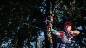 Casey Kaufhold at full draw f4159788da6a13a05c7755e7e3b29890 211004 111506