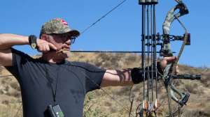 Stallone shooting bow f4159788da6a13a05c7755e7e3b29890 191210 142502