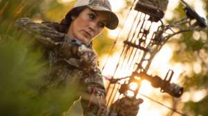 Melissa bachman bowhunting cropped f4159788da6a13a05c7755e7e3b29890