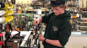Resize SGS112 Rocky Mountain Discount Sports pro shop tech working on bow copyright Mark Kayser f4159788da6a13a05c7755e7e3b29890 220811 132504