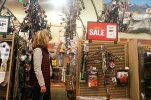 Traveling bowhunter shopping f4159788da6a13a05c7755e7e3b29890 200805 112503